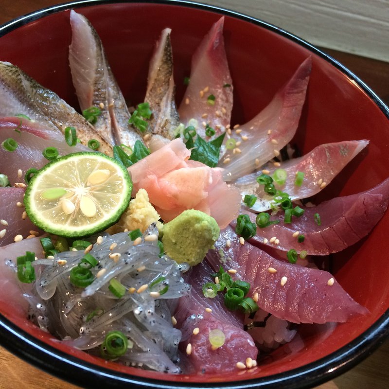 海鮮丼(旬魚菜しら川)