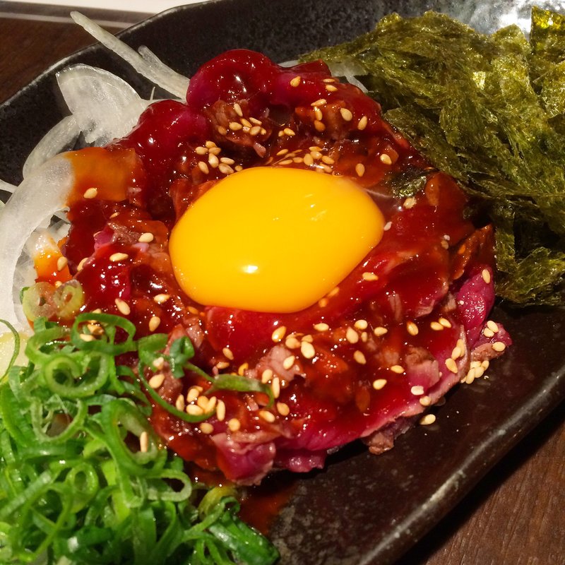 ダチョウのユッケ(鶏家 六角鶏 神田店 )