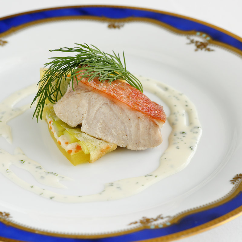 真鯛のポワレ(エスカーレ ホテルモントレ赤坂店)