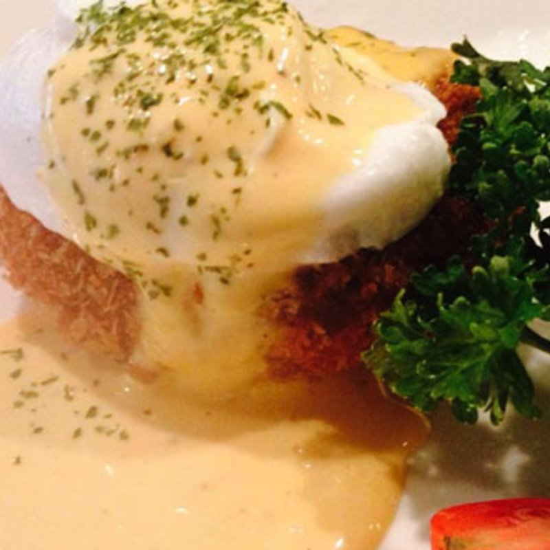 ポテトコロッケエッグベネティクト添え(あきん )