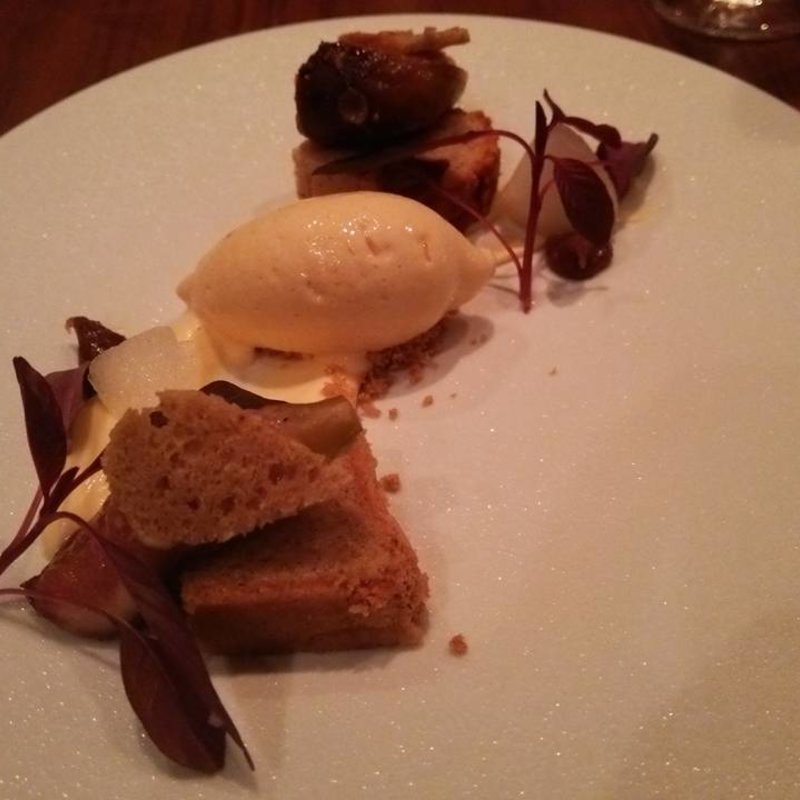 無花果のローストとエピスケーキ（デザート）(ラクープドール)