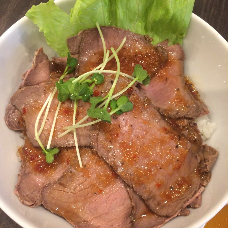 ローストビーフ丼(カーダ （cafe & diner Cada）)