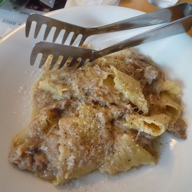 もち豚と玉ねぎのソース　手打ちパッパルデッレ(La・Terrazza （ラ・テラッツァ 【旧店名】アクアパッツァテラス）)