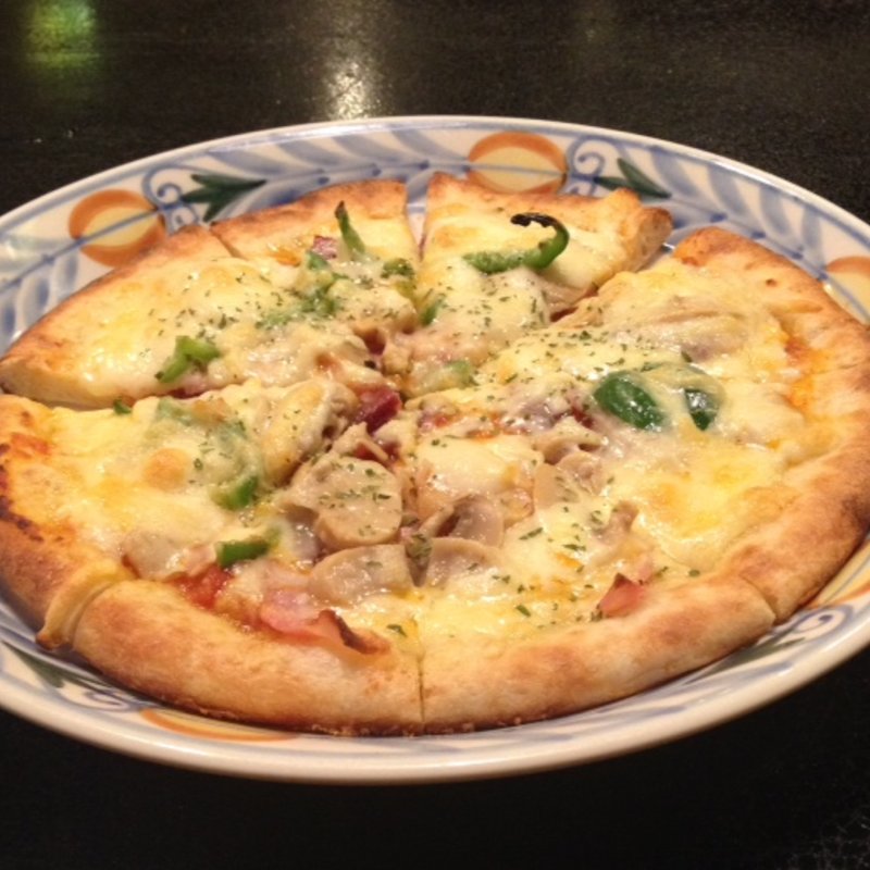 ミックスピザ(カフェレストランすいごう)