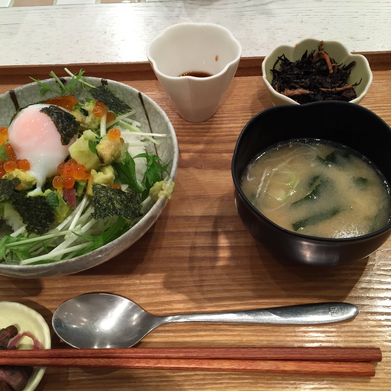 アボカドといくらのタルタルごはん(ゆとりの空間 横浜ベイクォーター店)