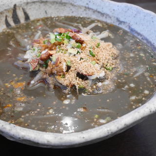 黒ごま担々麺(ダブルハピネスダイニング)
