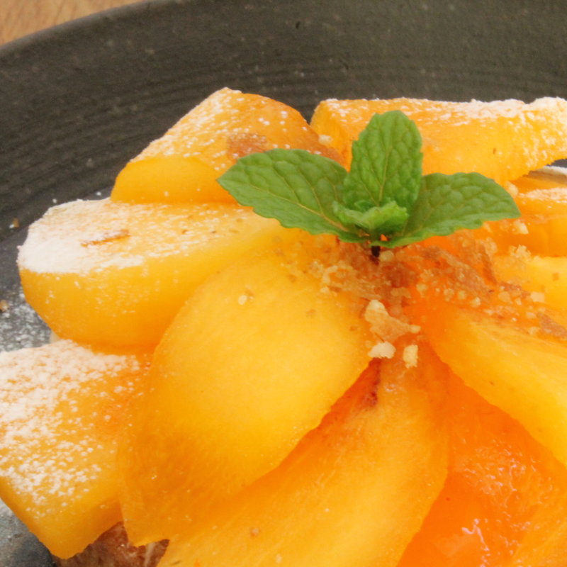 柿のフレッシュタルト(季節のお菓子 つきよみ )