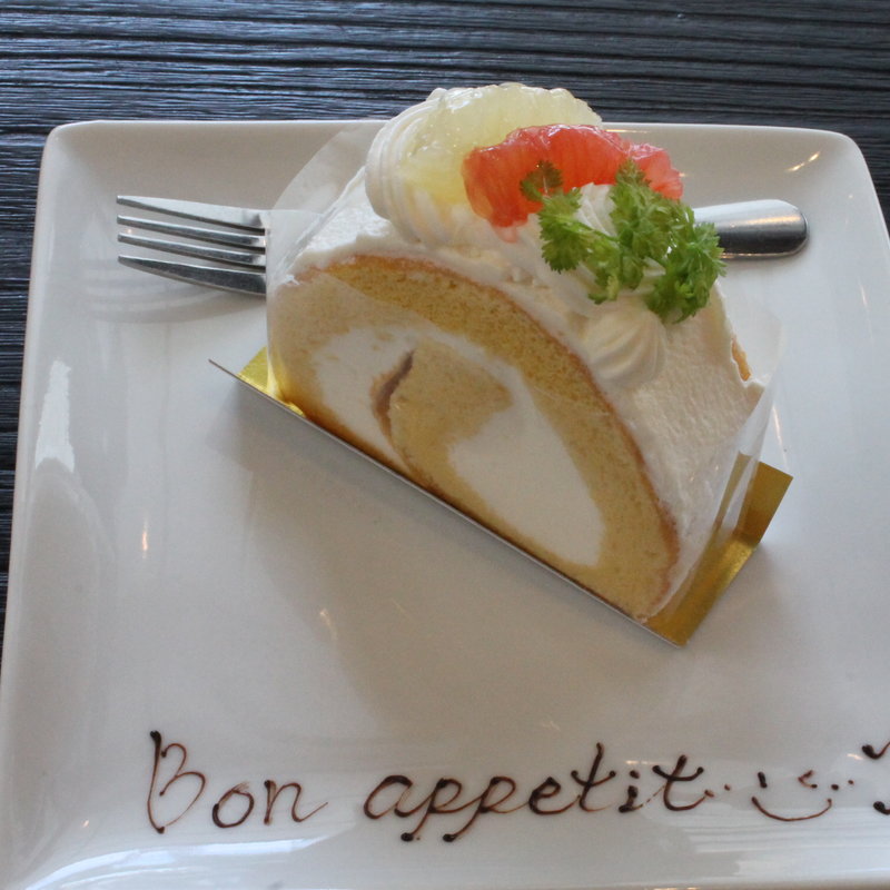 ロールケーキ(クレーム プリュス （crème×plus）)