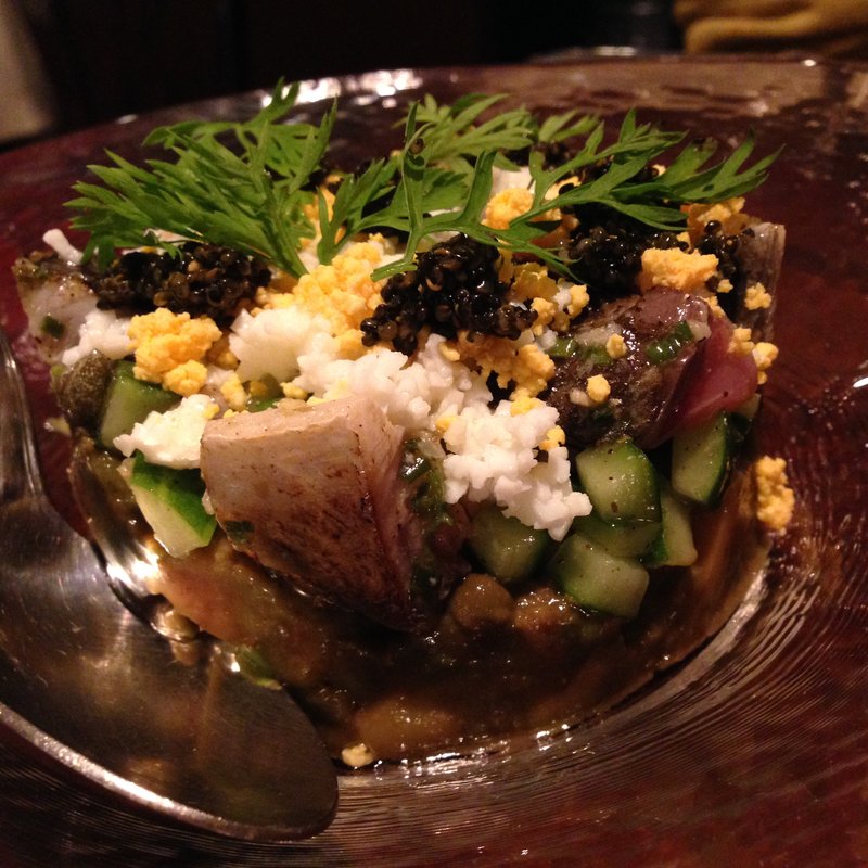 炙り〆サバとアボカドのタルタル(ビストロ ガニオン)