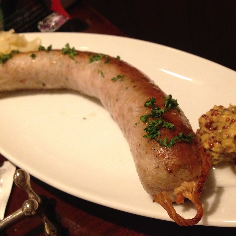 自家製豚肉のソーセージ(ビストロ ガニオン)