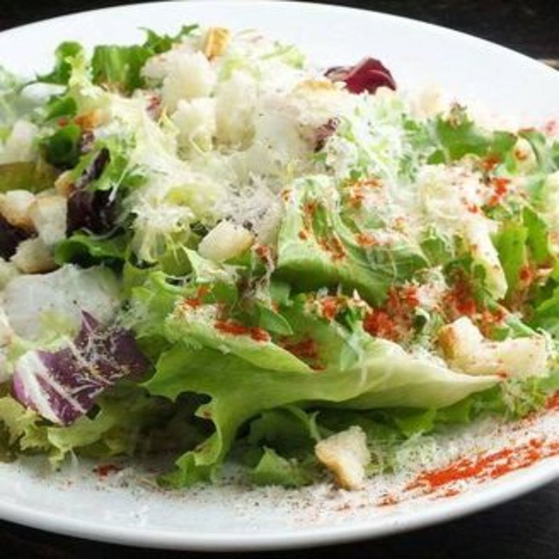 シーザーサラダ  スペイン産チーズで(スペインバル INICIO)