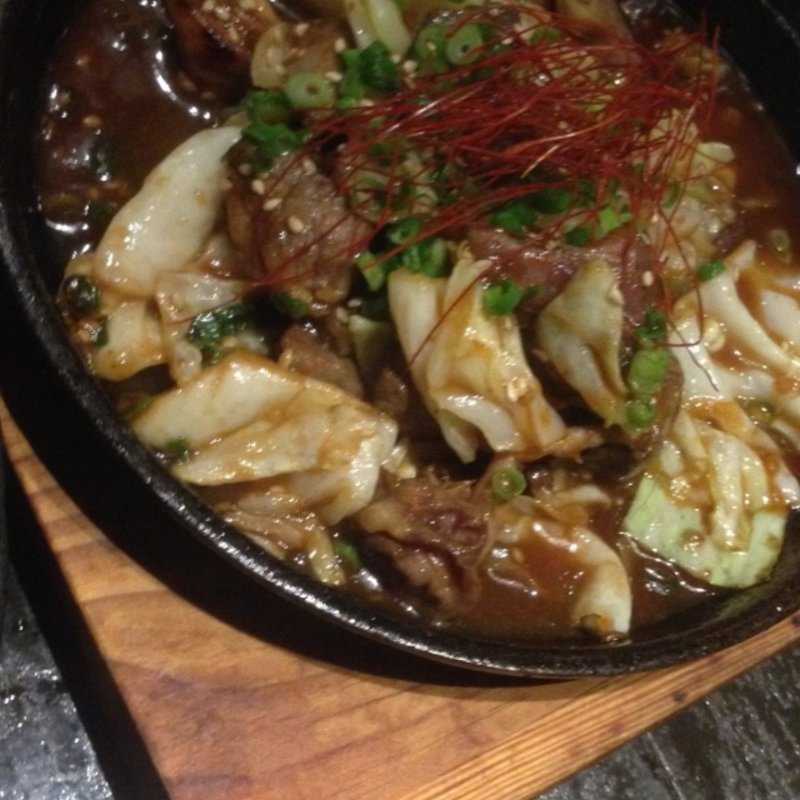 鶏ホルモン鉄板焼き(今福酒場 ペイジ)