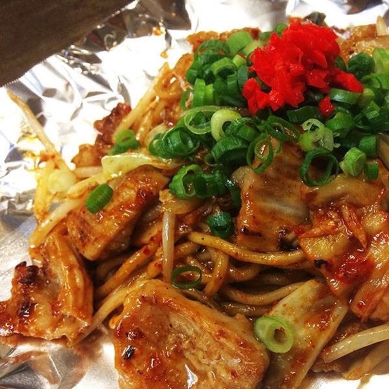 ホルモンキムチ焼きそば(鉄板焼酒場 はふう)