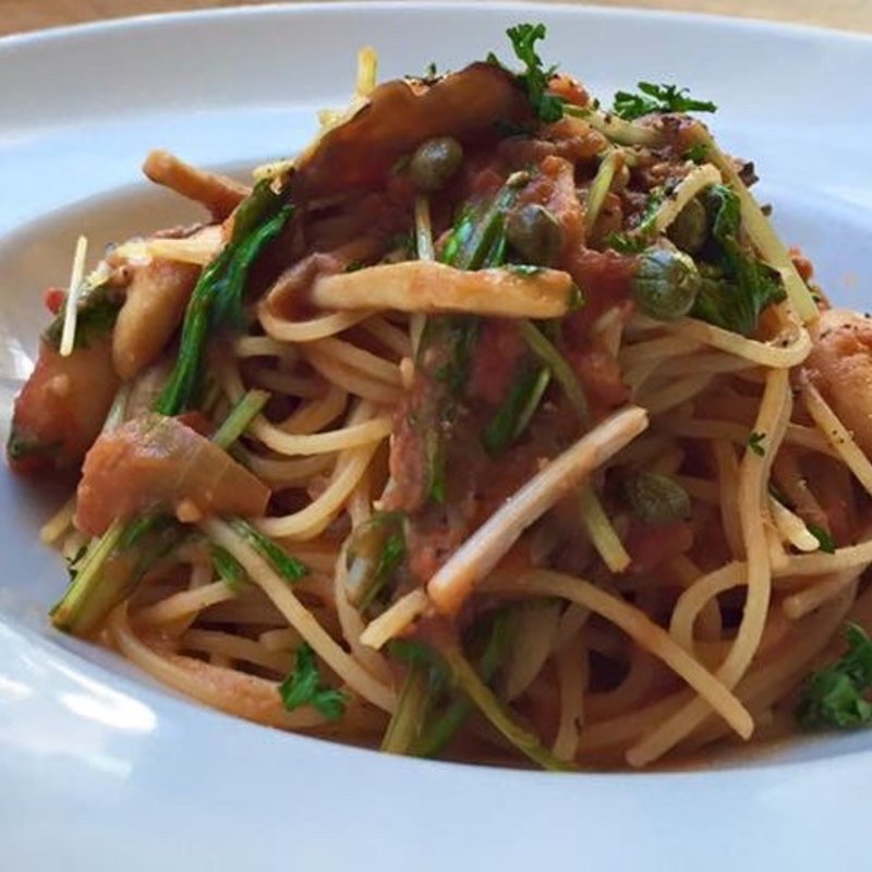 海老とキノコと水菜のブッタネスカ(カフェ エデン 江坂店)