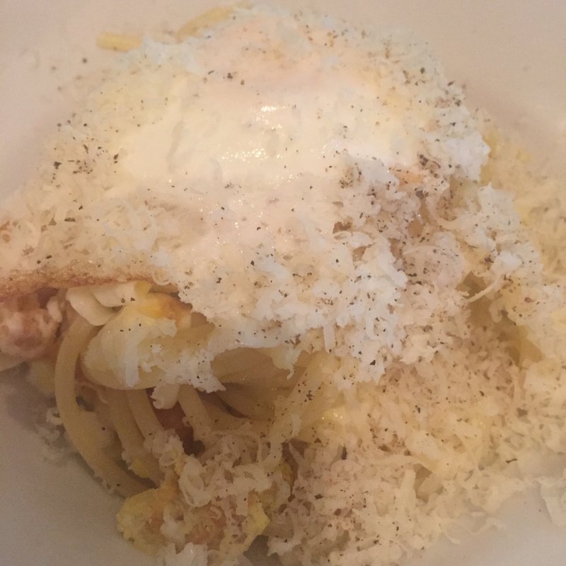 目玉焼きのスパゲッティ(オステリアコマチーナ)