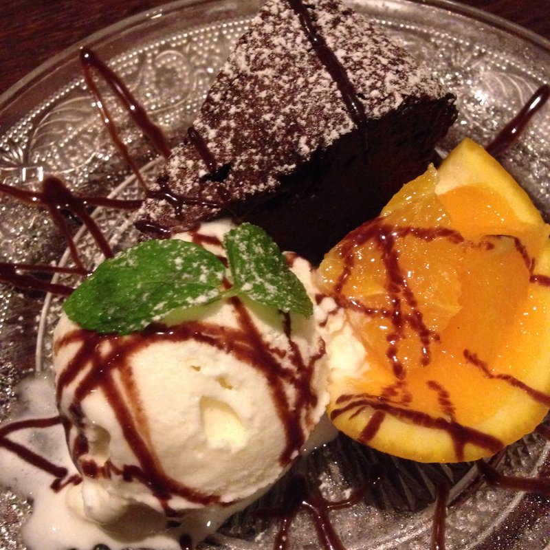 ガトーショコラ バニラアイス添え(cafe & bar SOL(ソル))