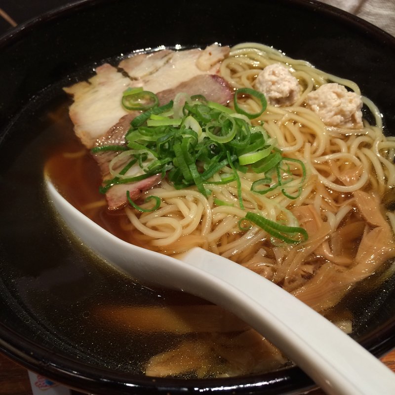 醤油らぁ麺(ちゃぶ屋 とんこつ らぁ麺 CHABUTON LINKS UMEDA店)