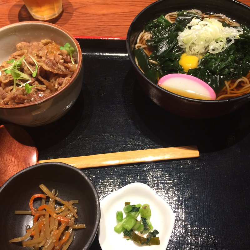 わかめ蕎麦+ミニ牛丼セット(角打)