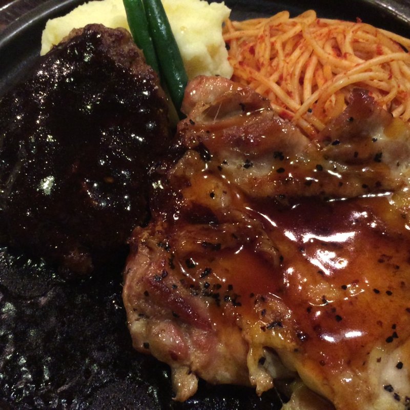 チキングリル＆ハンバーグ(丸の内ディンドン 帝劇店 （丸の内DINDON マルノウチディンドン）)