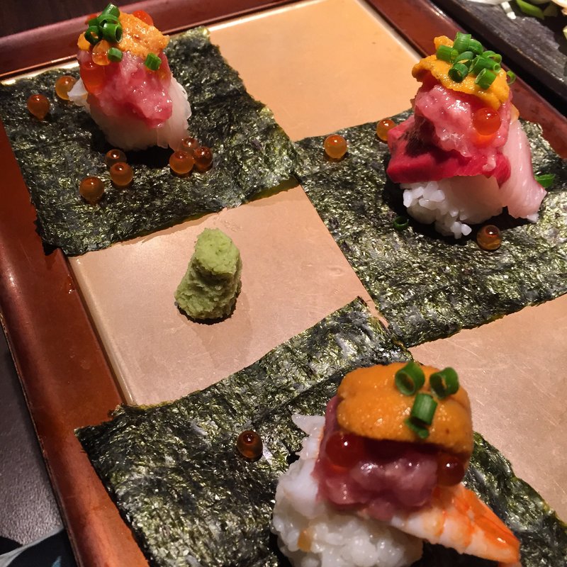 3種のお寿司(魚炉 東口原価市場 （トトロ）)