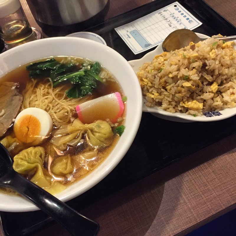 ワンタン麺とミニチャーハン(美味楼)