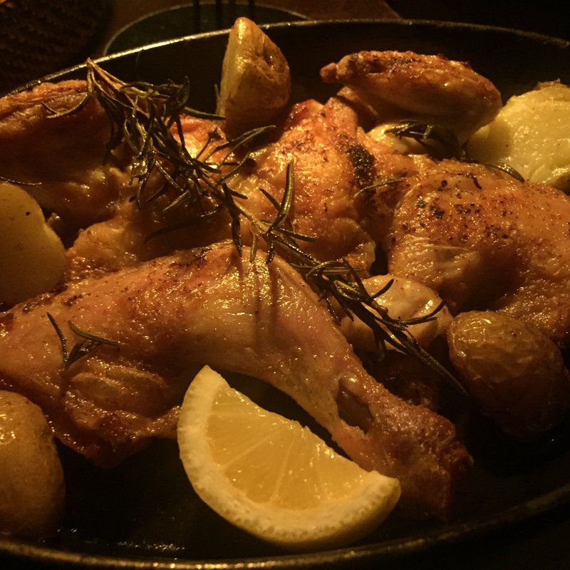 雛鳥のオーブン焼き ブラックペッパーとローズマリー(シクスバイオリエンタルホテル)