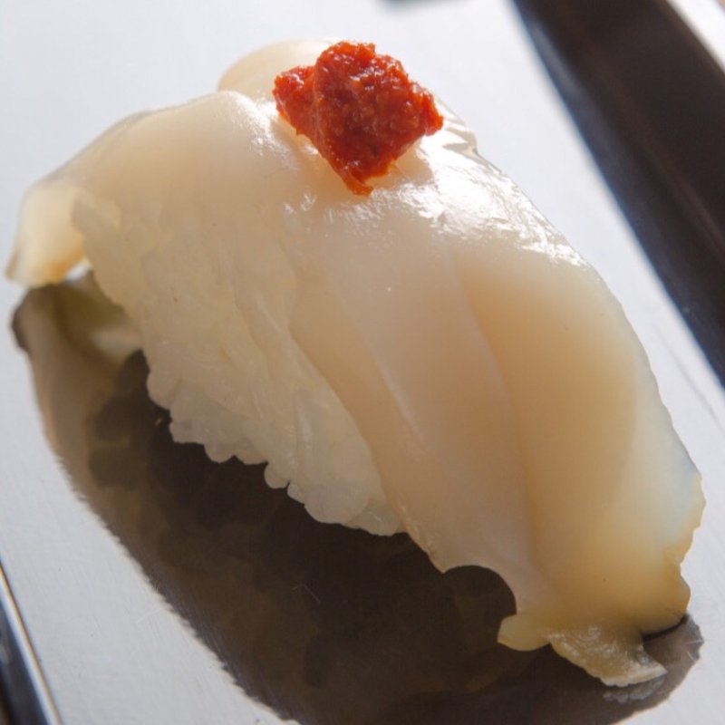 ツブ貝のでラー油握り(江戸三座)