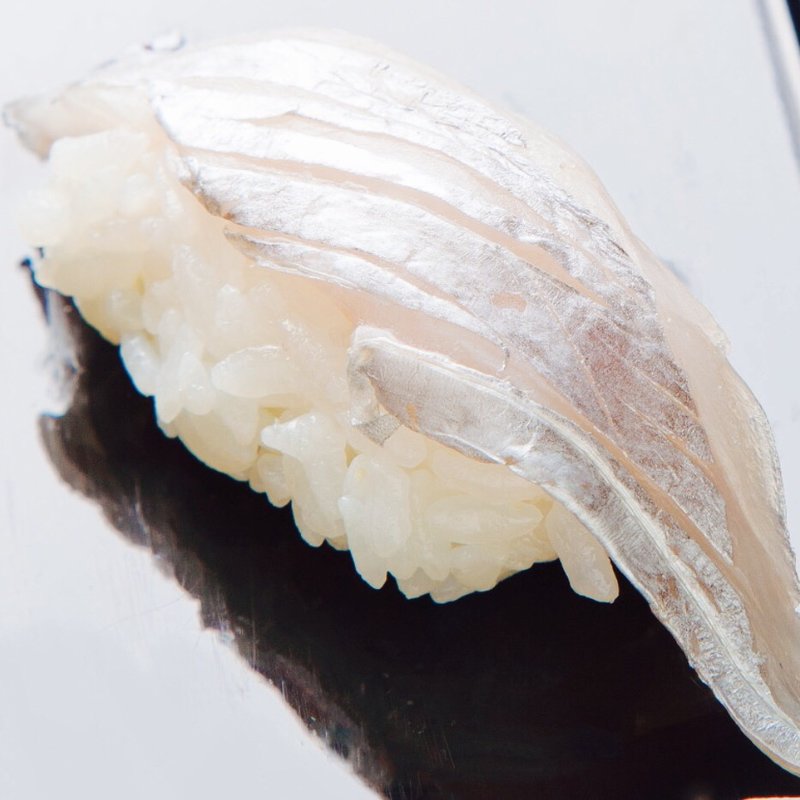 本日の旬魚 握り 太刀魚(江戸三座)