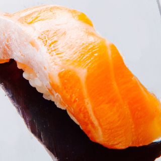 サーモン 握り(江戸三座)