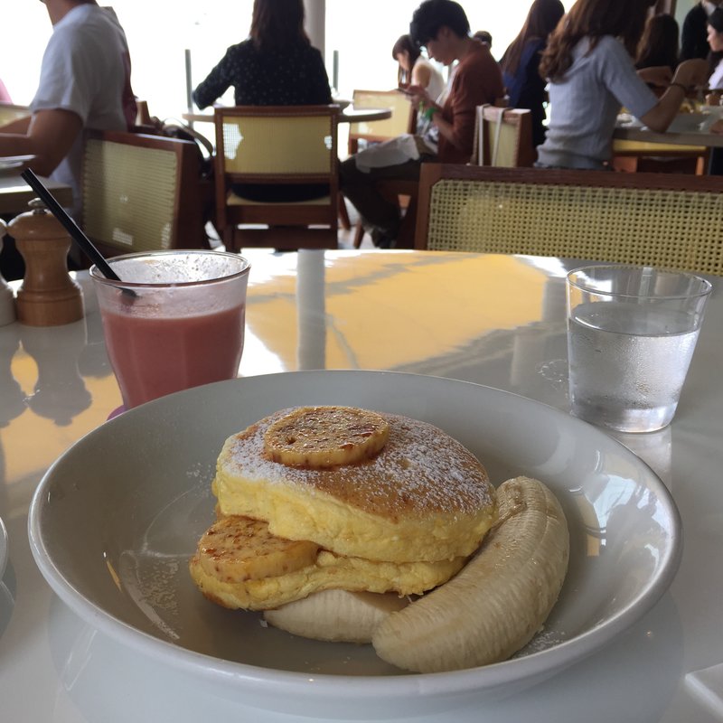 リコッタパンケーキw/フレッシュバナナ、ハニーコームバター(bills 七里ヶ浜)