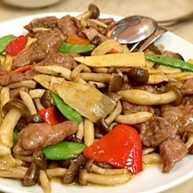 牛肉細切りとオイスターソースの炒め(謝朋酒樓(シャホウシュロウ))