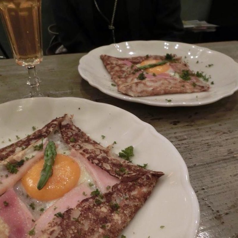 そば粉のガレット(シェ ドゥーヴル)