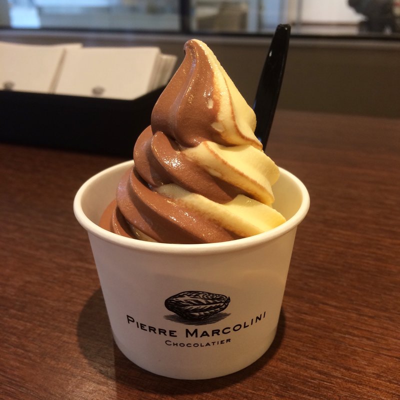 マルコリーニソフト (ショコラカスタード)酒々井限定(ピエール マルコリーニ 酒々井プレミアムアウトレット店 （Pierre Marcolini）)