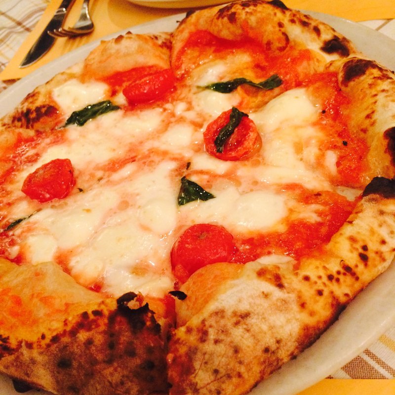 マルゲリータ コン モッツァレラ ディ ブッファラ(Bella Napoli)