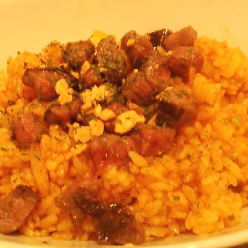 熟成肉が入ったガーリックライス(肉ビストロ 熟 ルクア1100店 （ニクビストロ ジュク）)