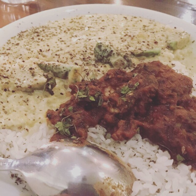 ノーマルカレー＋アボガド＋キーマ(ヨバレヤ)