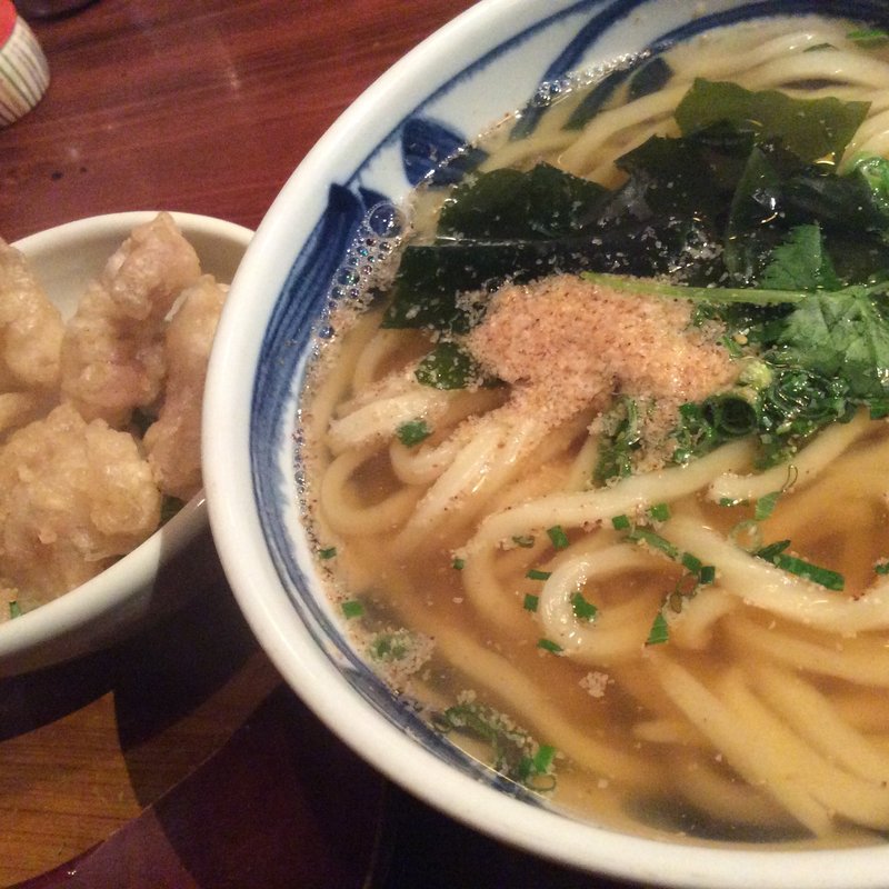 温かいうどん(こな吉)