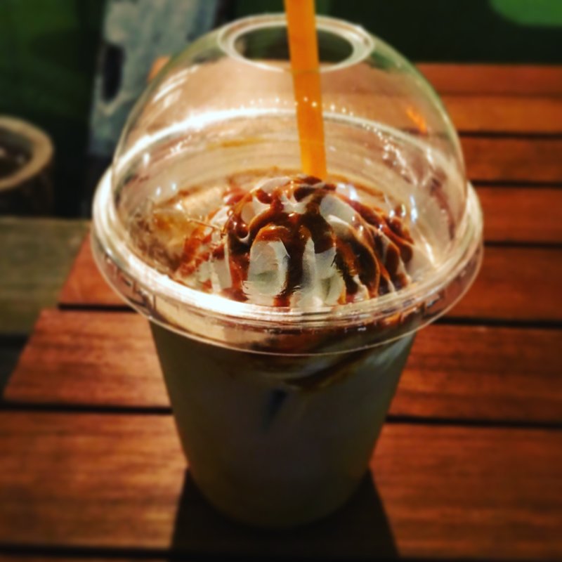 塩キャラメルラテ(カフェラカンドエトセトラ （CAFE Luckand Et cetera）)