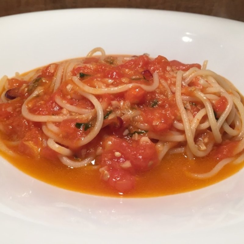 完熟トマトとフレッシュバジルのパスタ(地下の隠れ家 肉バル ビストロ酒場GABU2 柏)