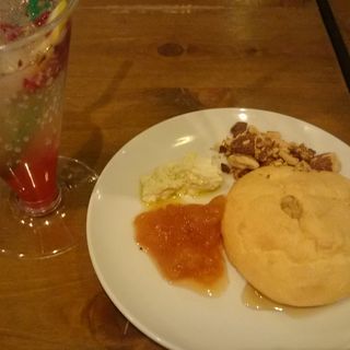 米粉のスコーンパンケーキ～アフタヌーンティースタイル～(マザー アース カフェ （Mother earth cafe）)