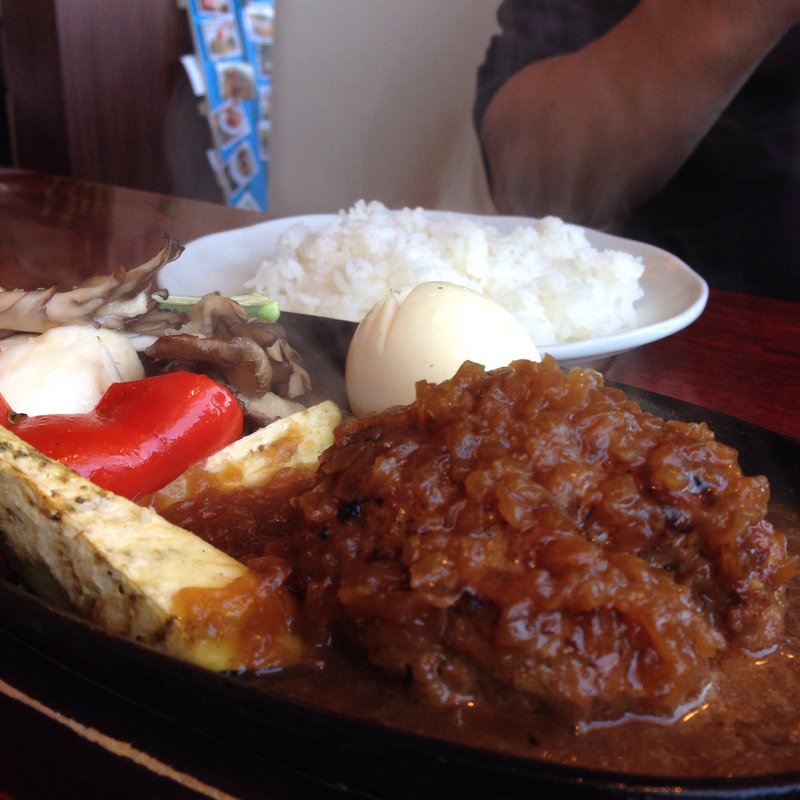 日替り和牛ハンバーグSET（サラダ、ライス付き）(レストラン二見ヶ浦 （Restaurant Futamigaura）)