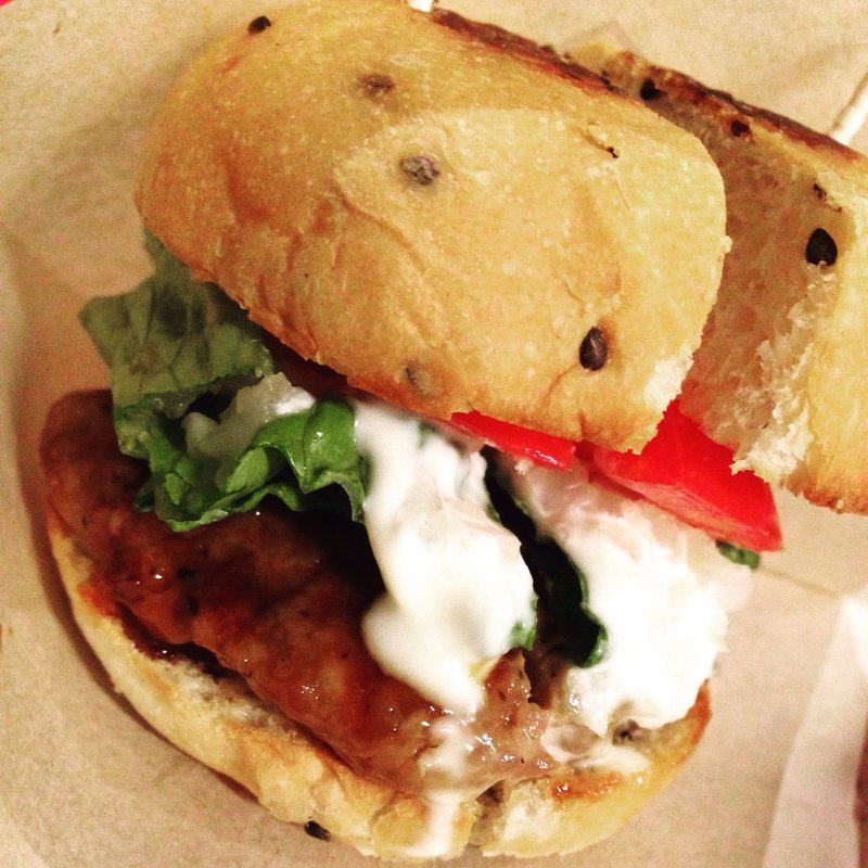 十勝バーガー(北海道シントク町 塚田農場 品川港南口店)