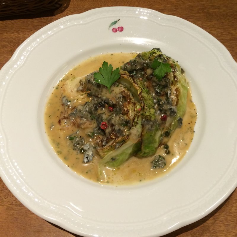 キャベツのゴルゴンゾーラ焼き(ORIBE NAGOYA)