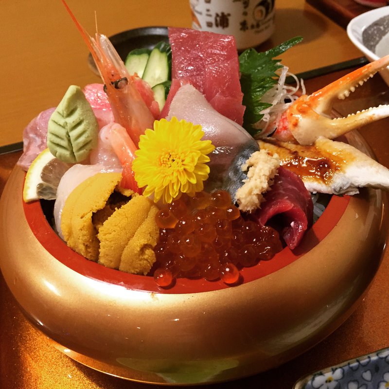 海鮮丼(竹の浦 飛翔閣 （たけのうらひしょうかく）)