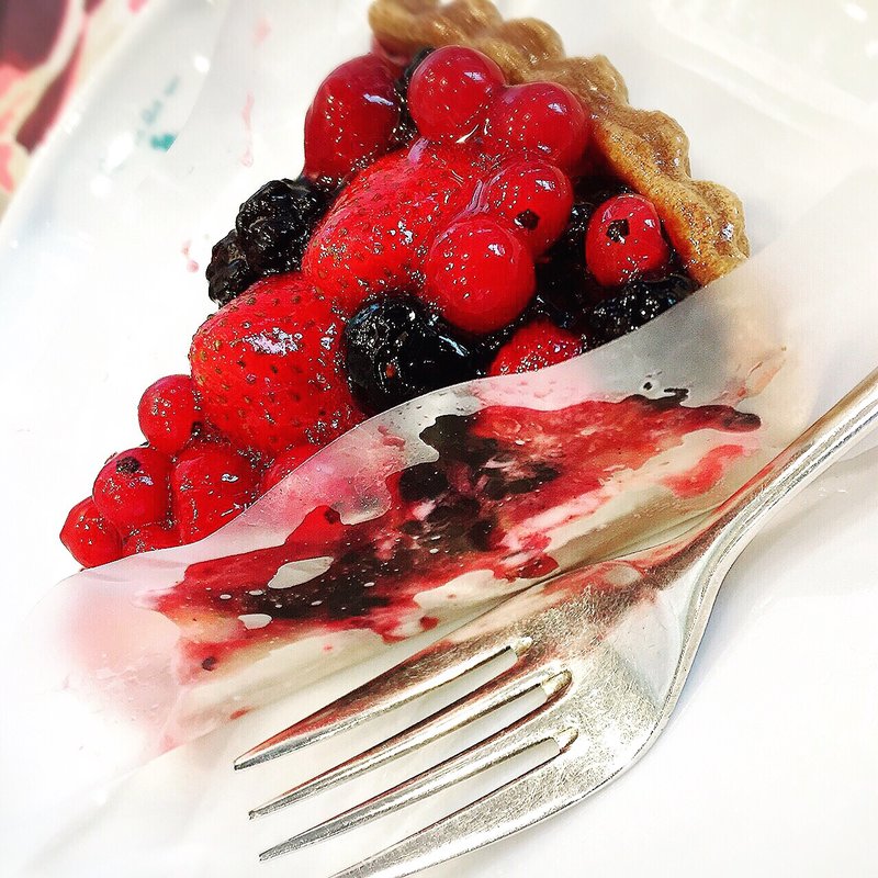 赤いフルーツタルト(キルフェボン グランフロント大阪店)