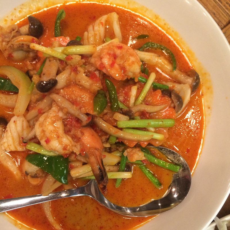 トムヤムパッヘーンタレー(ラララ食堂)