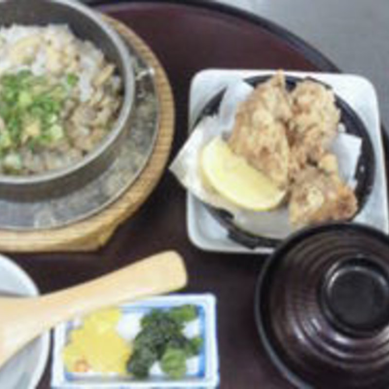 釜飯と鶏唐揚げ(炭家米蔵 モナ新浦安店)