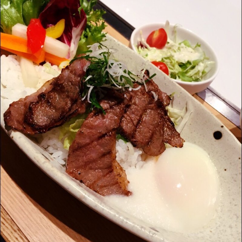 ステーキ丼(ビーファーズ)