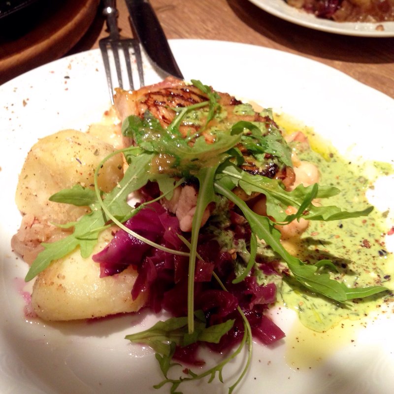 美桜鶏のグリル バジル風味の白インゲンソース(シュペッツレ カフェ&ワイン 表参道ヒルズ店 （【旧店名】レーゼン ヴァルト）)