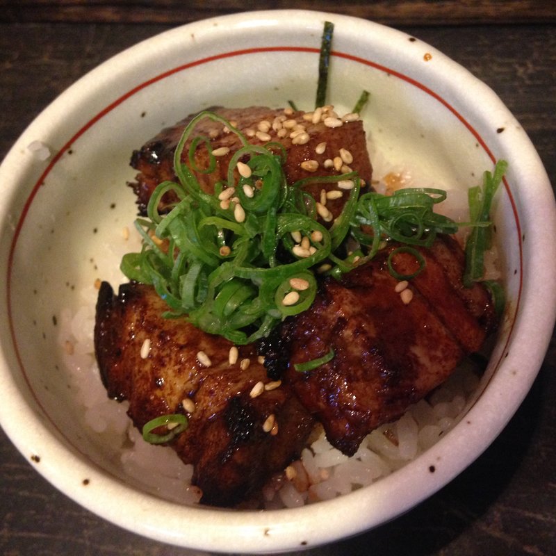 ミニチャーシュー丼(麺やBar 渦 （めんやばー うず）)